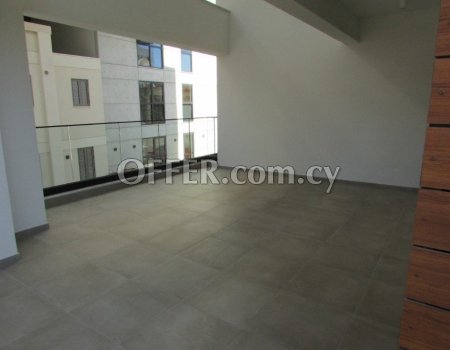 Brand new spacious one bedroom apartment with Italian furniture - 5