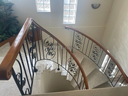 6-bedroom Detached Villa 315 sqm in Limassol (Town) - 6