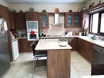 4 Bedroom Detached House With Private Pool  In Strovolos, Nicosia - 3