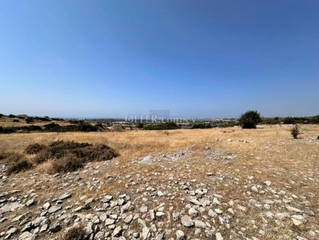 Large Residential Field in Kourio, Erimi - 6