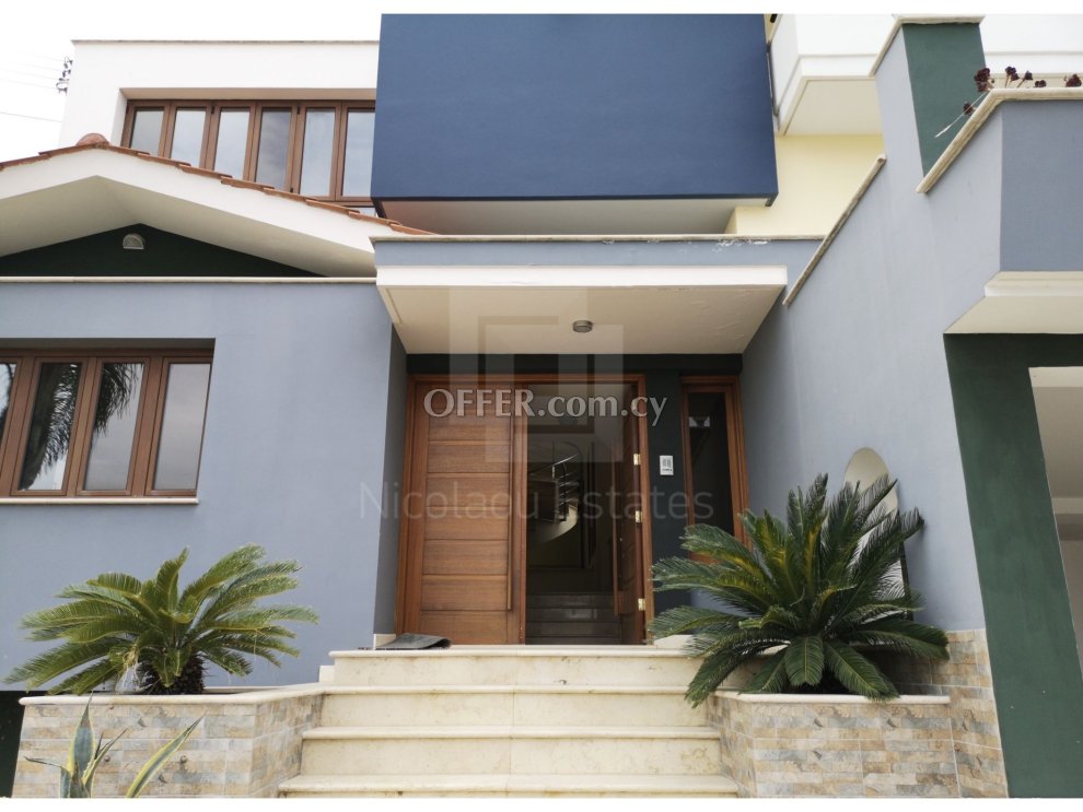 Luxury Four bedroom villa with private swimming pool in Engomi Makedonitissa - 1