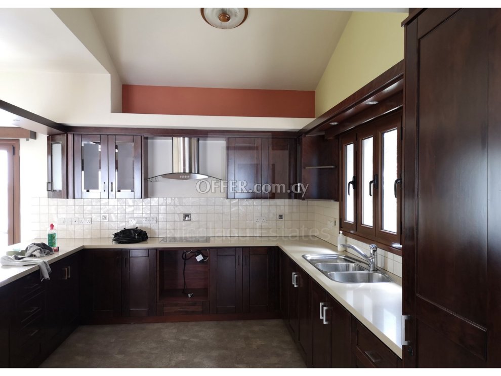 Luxury Four bedroom villa with private swimming pool in Engomi Makedonitissa - 6