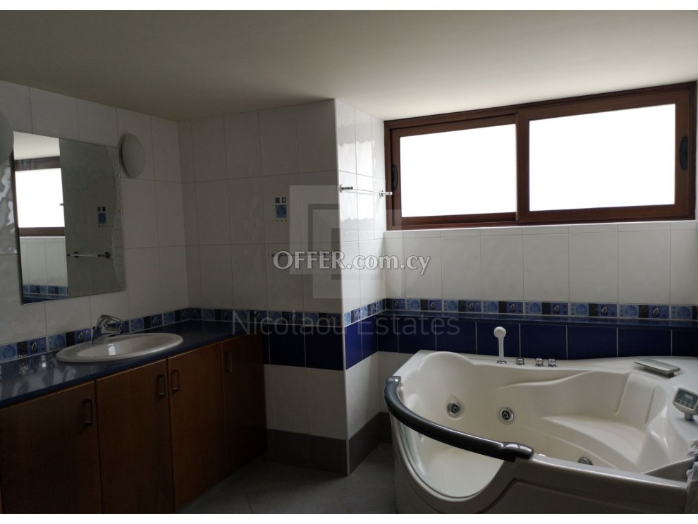 Luxury Four bedroom villa with private swimming pool in Engomi Makedonitissa - 4