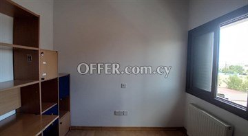 2 Storey 4 Bedroom House With Large Yard  In Dead End In Strovolos, Ni - 7
