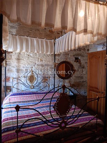 3 Bedroom Traditional House  In Pano Lefkara, Larnaka - 6