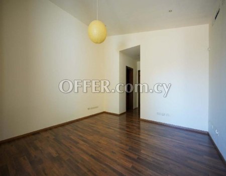 For sale Ground floor house with private pool and auxiliary house for €1,000,000 . - 3