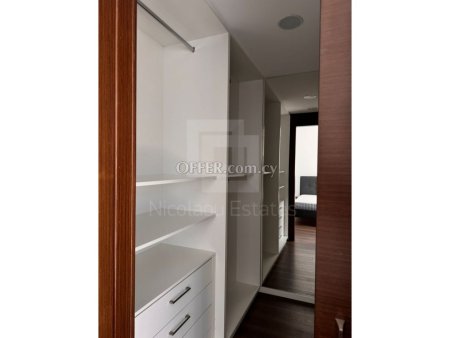 Very spacious Resale 3 bedroom whole floor apartment 350m from the sea - 4