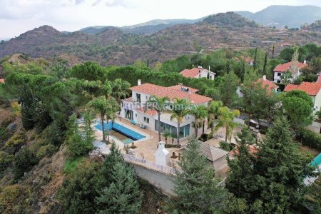 5 Bedroom Detached Villa For Rent Limassol