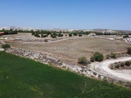 Field for Sale in Aradippou, Larnaca - 3