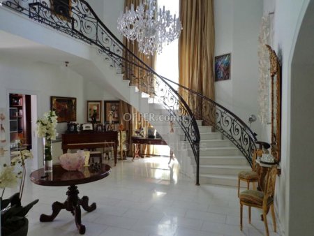 Five bedroom Villa with swimming pool for sale in Makedonitissa Engomi near Bo Concept - 5