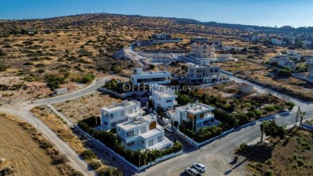 4 Bed Detached Villa for Sale in Agios Tychon, Limassol - 2