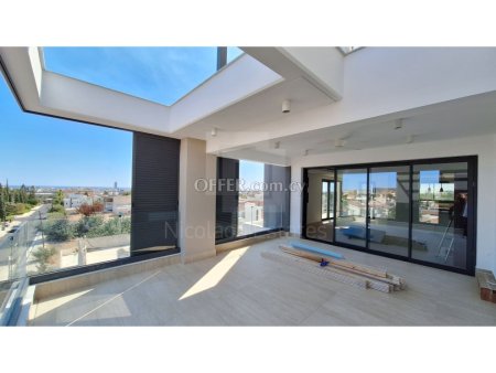 Whole floor 3 bed Penthouse with extra roof garden and stunning city and seaview - 4