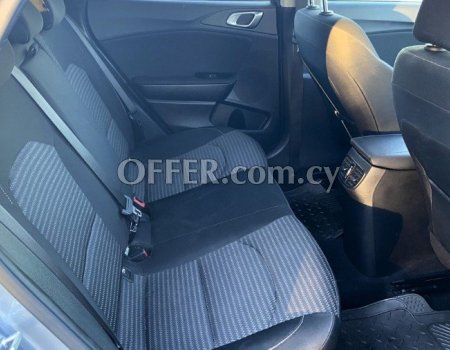 2022 KIA Xceed 1.5L Petrol Automatic Hatchback - 5
