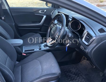 2022 KIA Xceed 1.5L Petrol Automatic Hatchback - 6