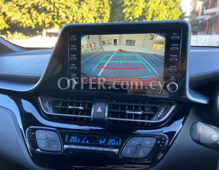 2021 Toyota CHR 1.8L Hybrid Automatic SUV - 3