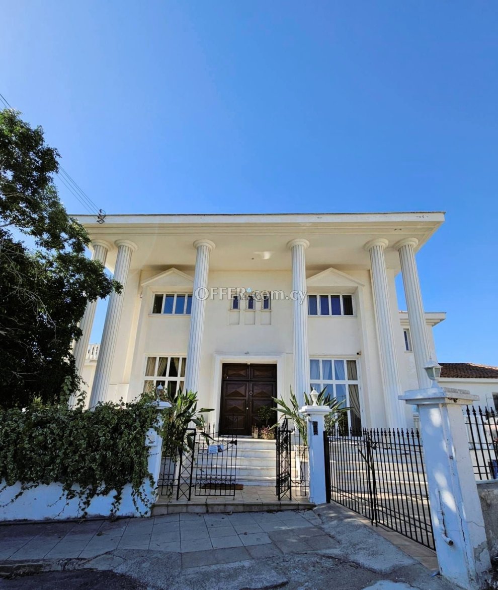 6 Bed Detached Villa for Sale in Faneromeni, Larnaca - 11