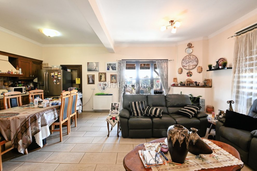 5 Bed House for Sale in Kalo Chorio, Larnaca - 8