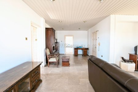 4 Bed Apartment for Sale in Harbor Area, Larnaca - 10