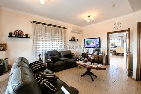 5 Bed House for Sale in Kalo Chorio, Larnaca - 9