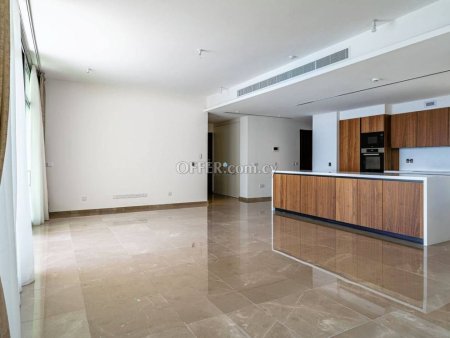 4 Bed Apartment for Sale in Limassol Marina, Limassol - 8