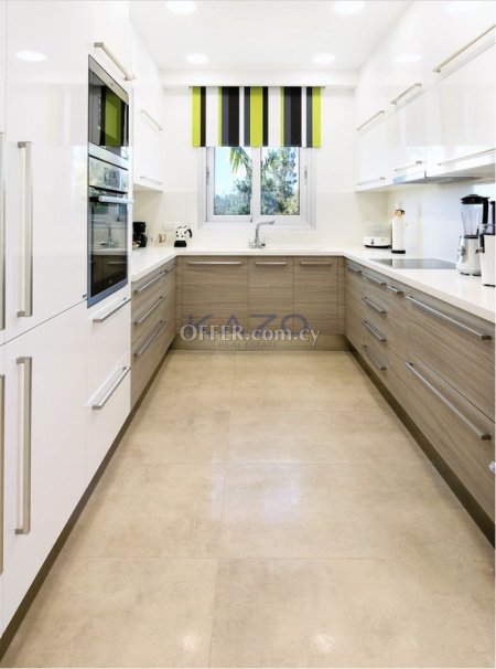 Astonishing Three Bedroom Detached House for Sale in Parekklisia Area - 3