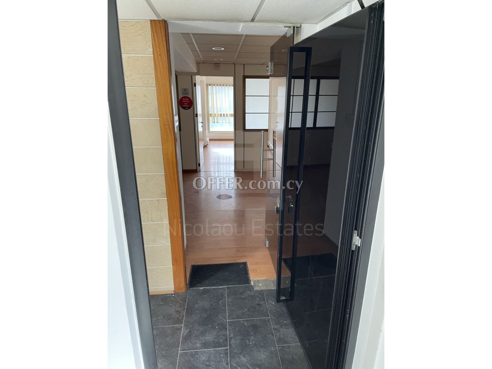 220 m2 office for rent in town center near Agios antonios - 8