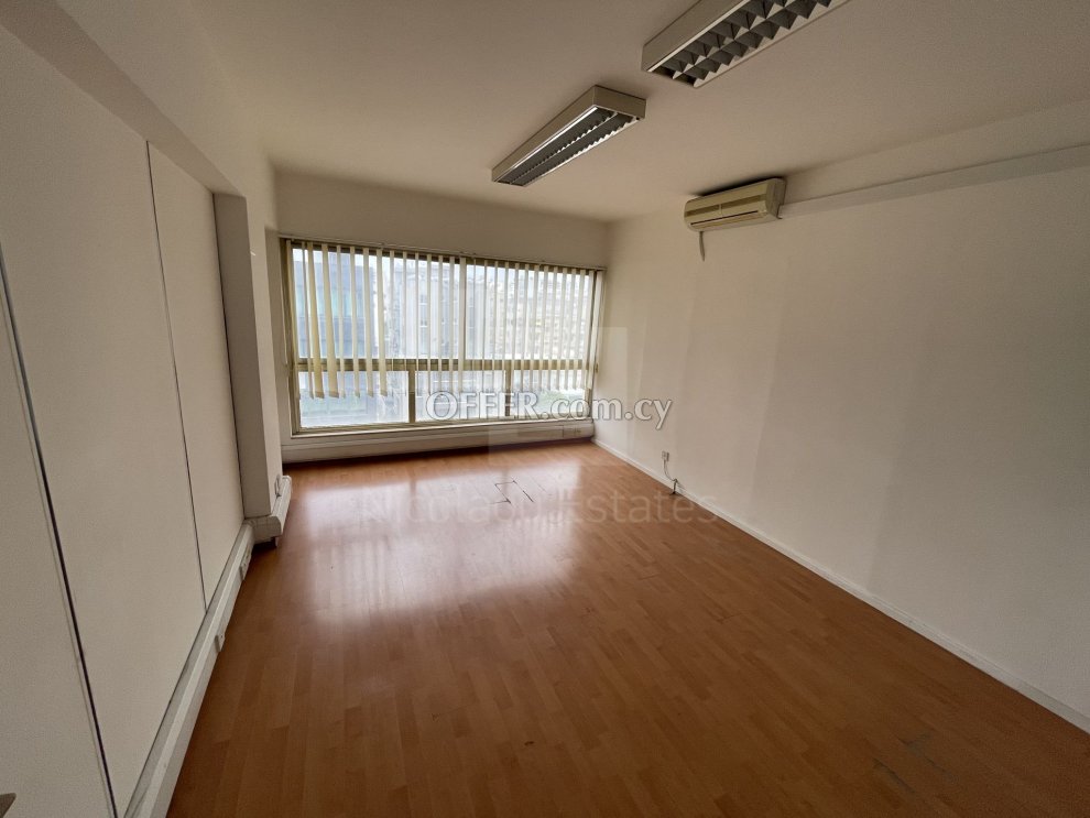 220 m2 office for rent in town center near Agios antonios - 7