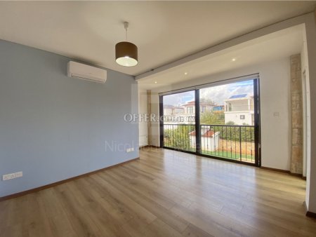Resale three bedroom house for sale in Souni - 2