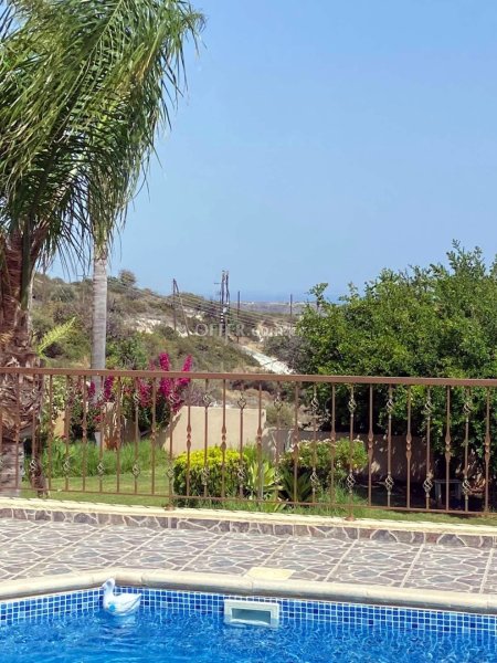 3-bedroom Detached Villa 140 sqm in Pissouri - 2