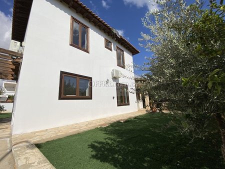 Resale three bedroom house for sale in Souni - 10