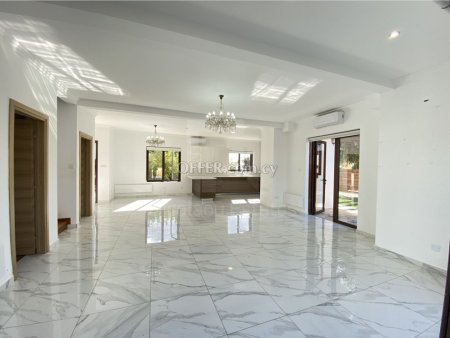 Resale three bedroom house for sale in Souni - 5