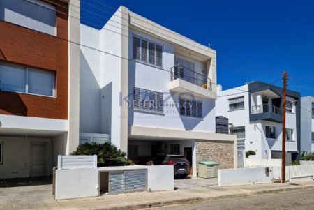 Three-storey house in Egkomi, Nicosia - 4
