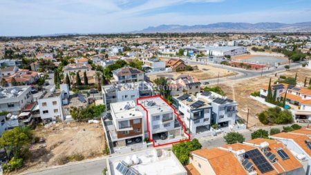 Three-storey house in Egkomi, Nicosia - 3