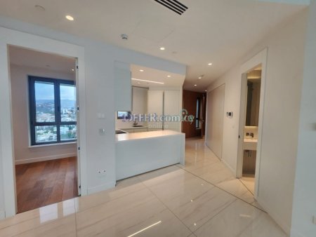 2 + 1 Beachfront Apartment For Rent Limassol - 8