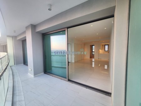 2 + 1 Beachfront Apartment For Rent Limassol - 7