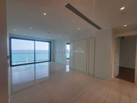 2 + 1 Beachfront Apartment For Rent Limassol - 4