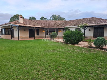 Four Bedroom Bungalow with Private Swimming Pool and Maids room for Sale in Latsia Nicosia - 8