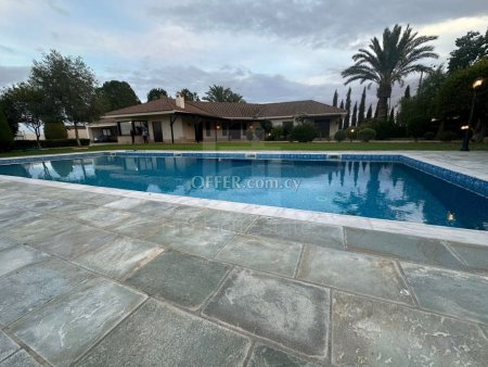 Four Bedroom Bungalow with Private Swimming Pool and Maids room for Sale in Latsia Nicosia - 6