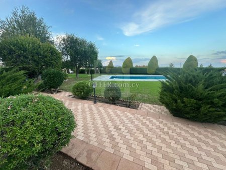 Four Bedroom Bungalow with Private Swimming Pool and Maids room for Sale in Latsia Nicosia - 5