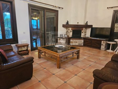 Four Bedroom Bungalow with Private Swimming Pool and Maids room for Sale in Latsia Nicosia - 4