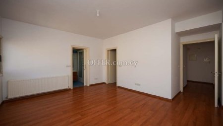 For Sale €710,000 House 4 bedrooms Latsia (Lakkia) Nicosia - 2