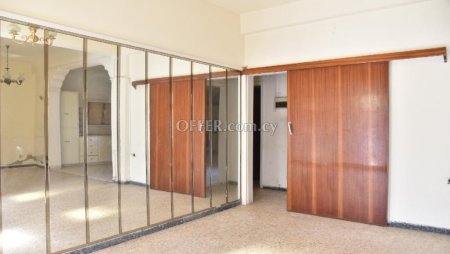 For Sale €500,000 House 4 bedrooms Aradippou Larnaca
