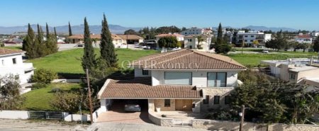 For Sale €500,000 House 3 bedrooms Geri Nicosia