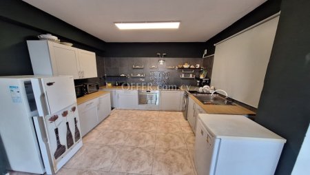 For Sale €240,000 Apartment 3 bedrooms Larnaka (Center), Larnaca Larnaca