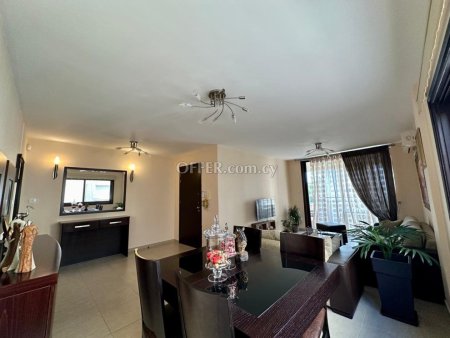 For Sale €310,000 Apartment 2 bedrooms Whole Floor Larnaka (Center), Larnaca Larnaca