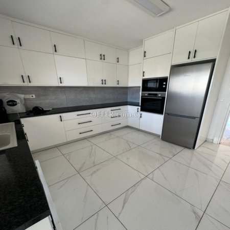 For Rent €2,300 Apartment 3 bedrooms Retiré Germasogeia, Yermasogeia Limassol