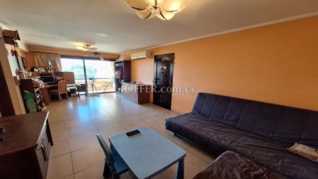 For Sale €135,000 Apartment 3 bedrooms Larnaka (Center), Larnaca Larnaca
