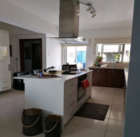For Sale €185,000 Apartment 2 bedrooms Larnaka (Center), Larnaca Larnaca