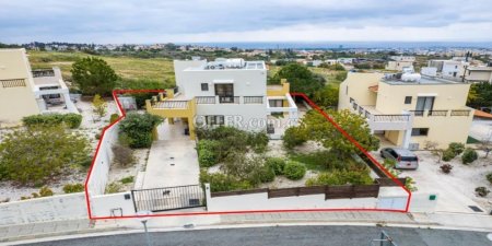 For Sale €350,000 House 3 bedrooms Paphos Paphos