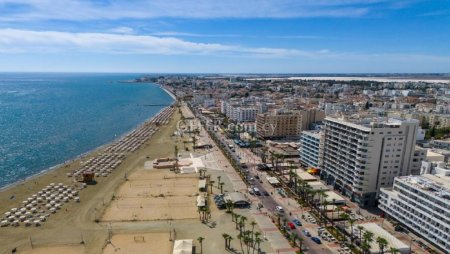 For Sale €455,000 Apartment 2 bedrooms Larnaka (Center), Larnaca Larnaca